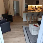 & Dz 