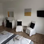 & Dz 